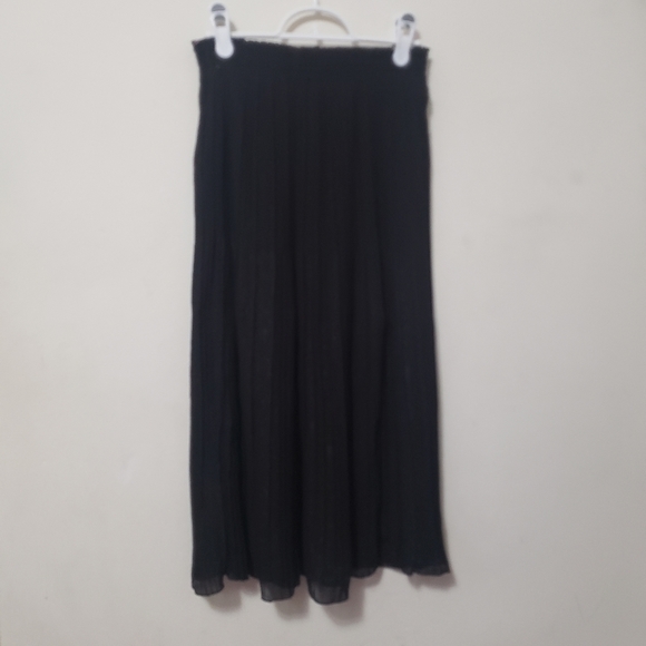 Pleated  floral midi skirt - Picture 2 of 6